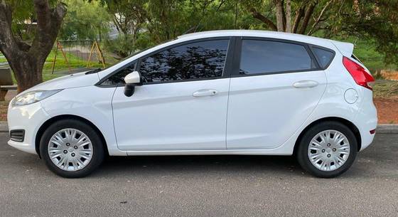 FORD FIESTA 1.5 S HATCH 16V FLEX 4P MANUAL FORD FIESTA 1.5 S HATCH 16V FLEX 4P MANUAL